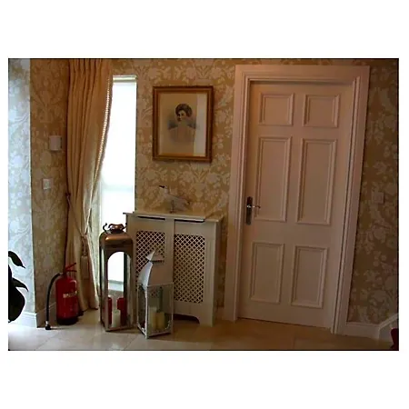 Ambrose Mews 3*